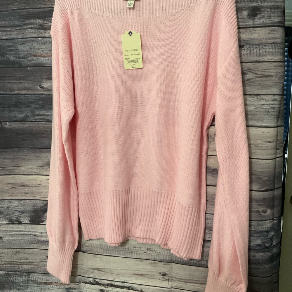 St. John’s Bay slightly distressed sweater Size LARGE NEW